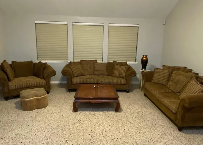 Beautiful Peaceful Desirable Home In Madera Rancho