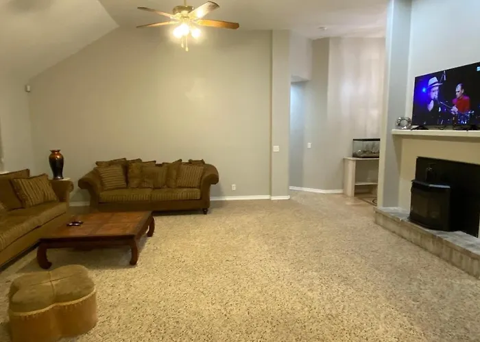 Beautiful Peaceful Desirable Home In Madera Rancho